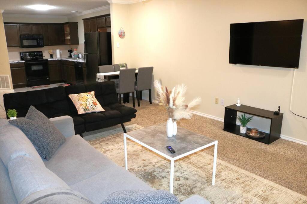 Lubbock Haven 3Beds, 3 Baths Lägenhet Exteriör bild